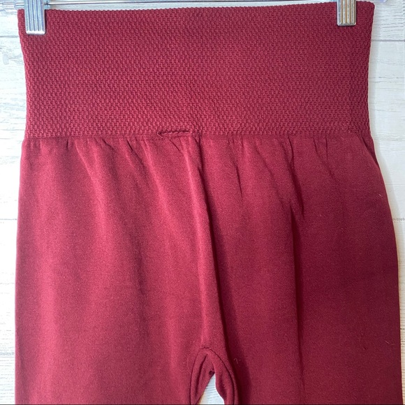 Fit in NWT leggings - Picture 4 of 5